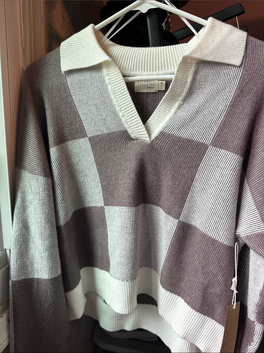 Checked V-Neck Collared Sweater in Taupe/Purple & White